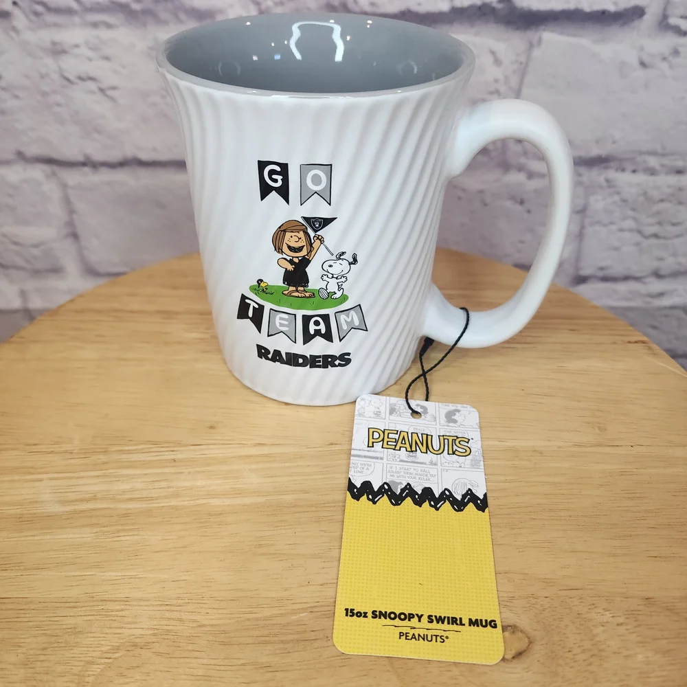 Peanuts & Las Vegas Raiders 15oz Swirl Ceramic Coffee Mug